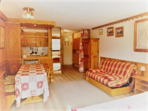Résidence Le Palafour - Studio 5 personnes à Tignes au pied des pistes, des commerces, de l'ESF et de l'office du tourisme dans le quartier du lac. App MAE-2052
